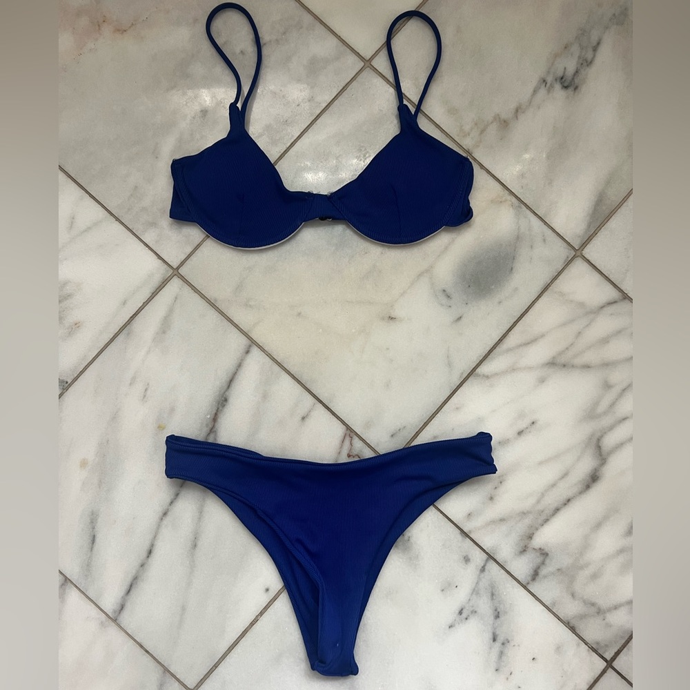 Blue underwire bikini set
